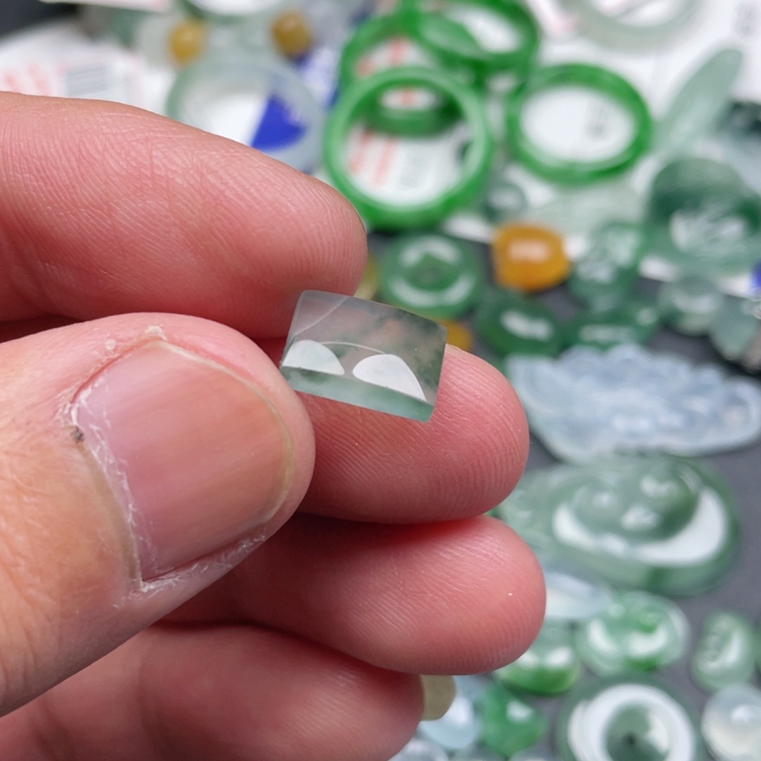 翡翠颈饰未镶嵌缅甸翡翠