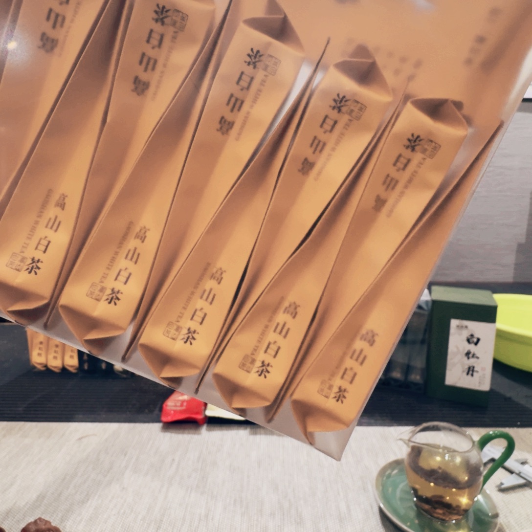 牡丹牡丹，牡丹白茶