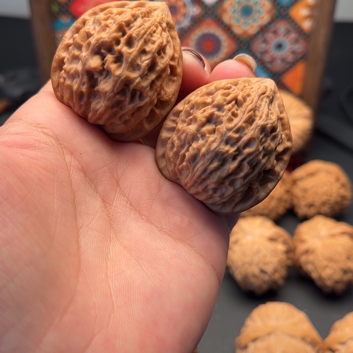 ****落吊坠文玩核桃金牛36