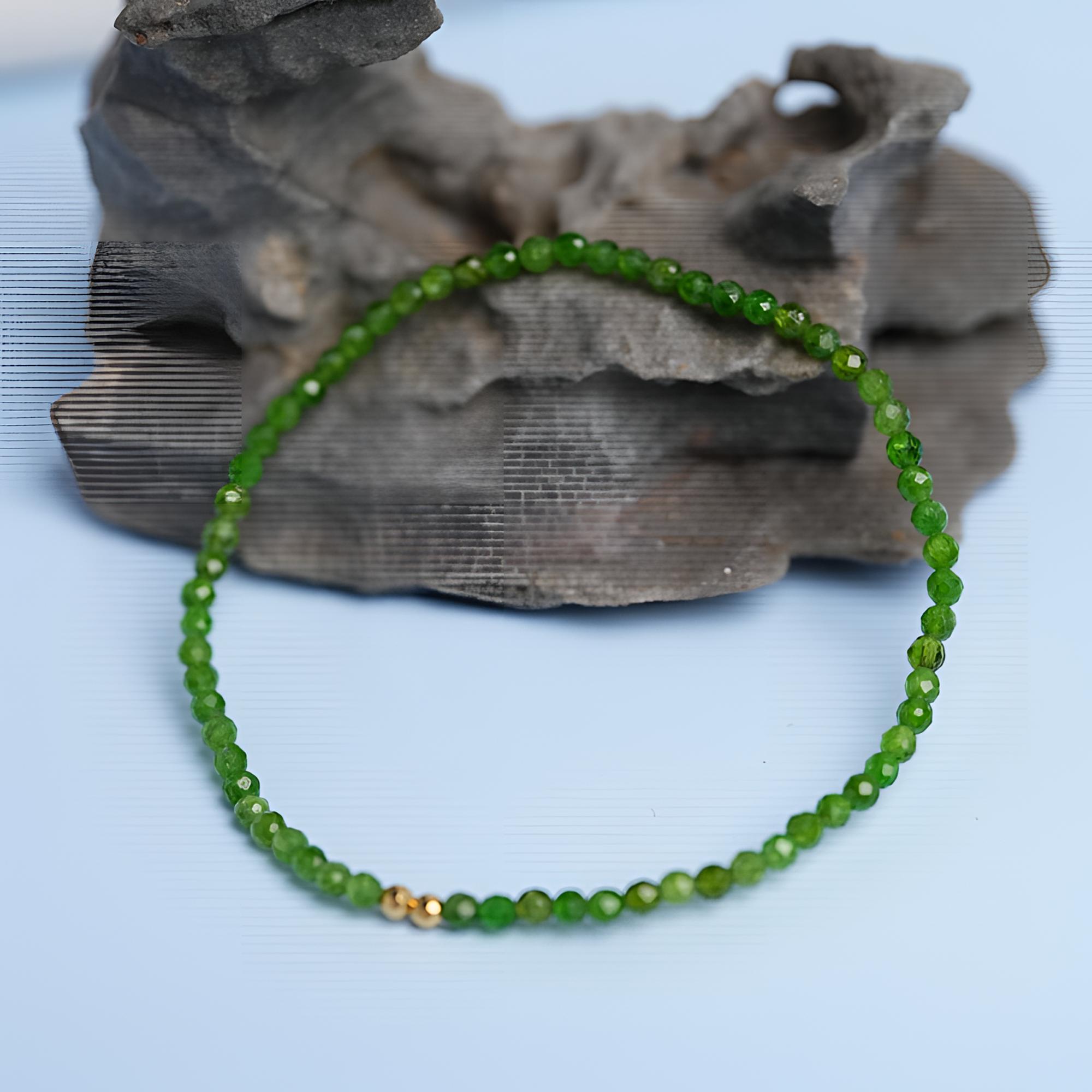 18k金天然绿透石精致小米珠手链 多样性发一