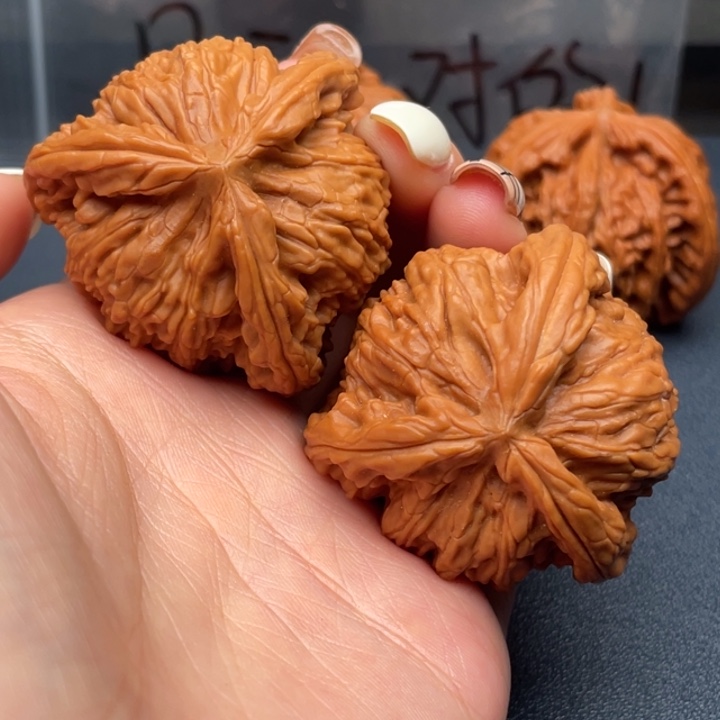 月****文玩核桃吊坠白狮子