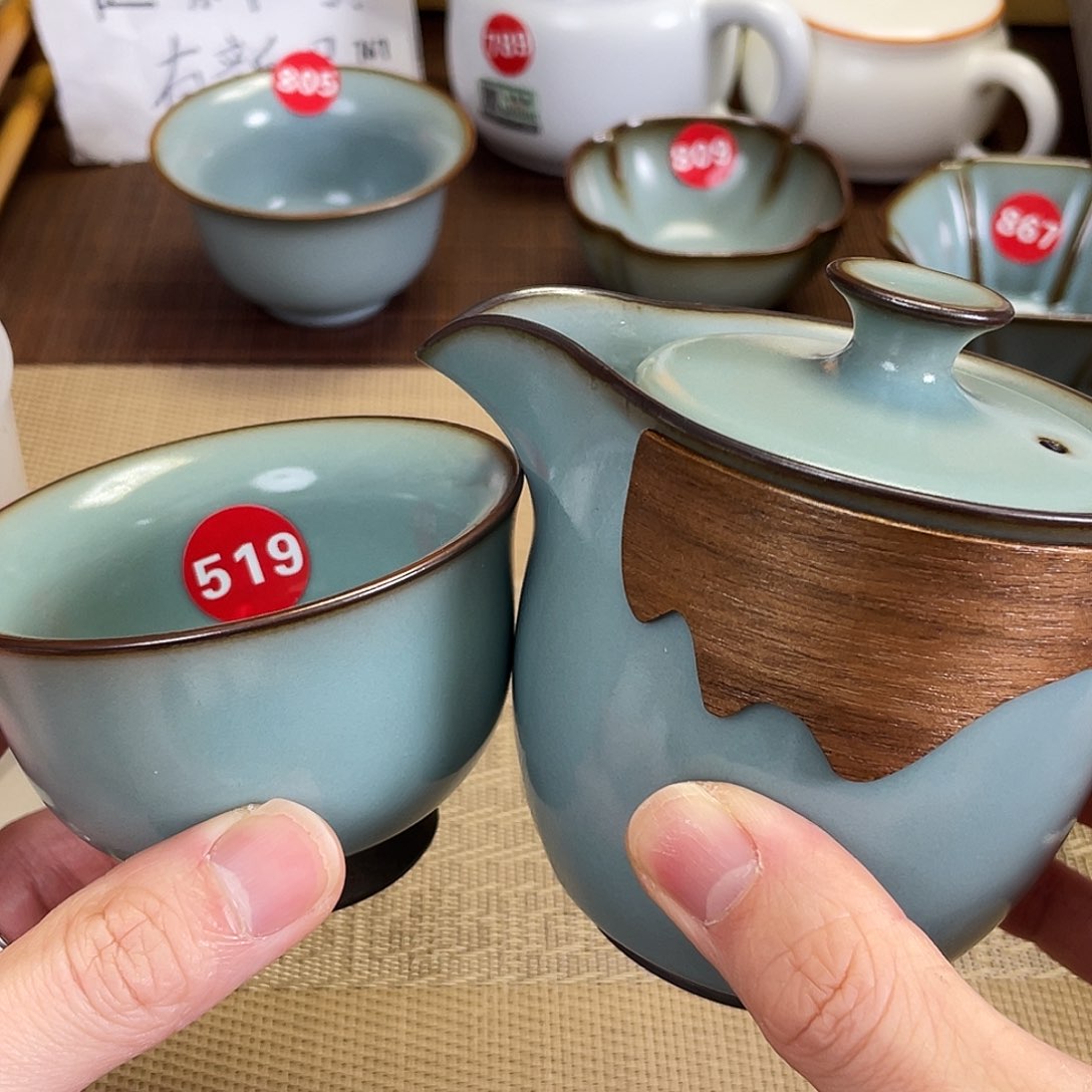 瓷片。。。。。。。。。。。。。。。