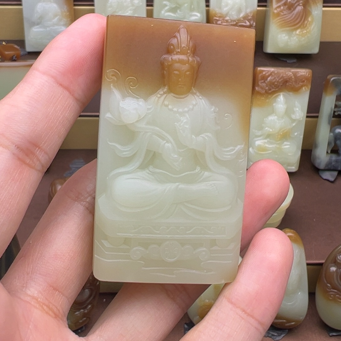 浩***哥和田玉（糖玉）未镶嵌颈饰