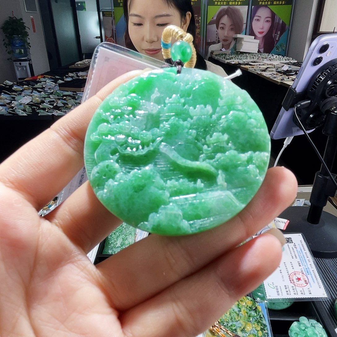 颈饰未镶嵌翡翠一