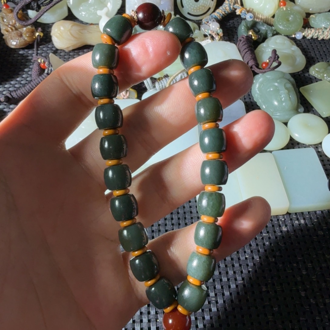 和田玉未镶嵌颈饰