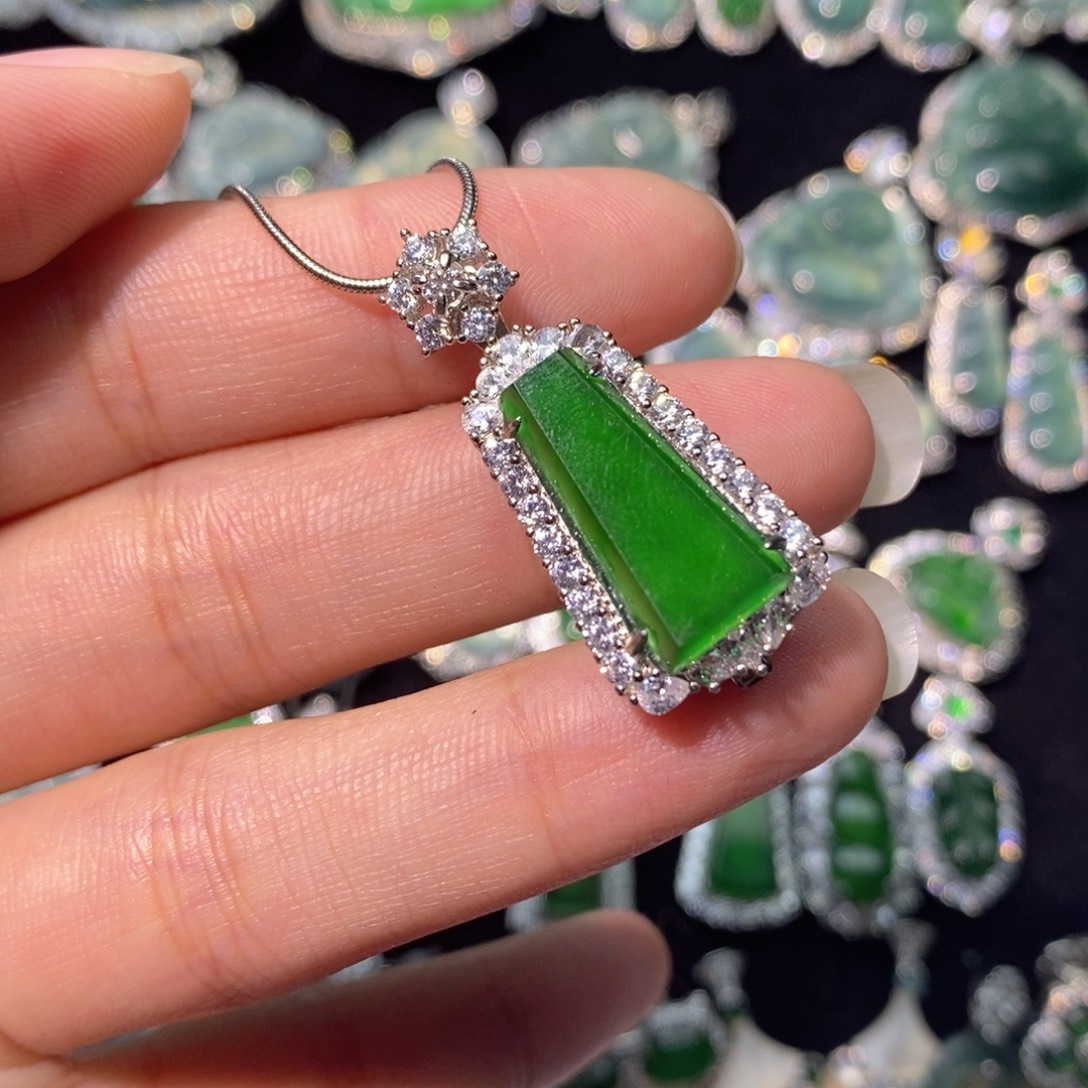 麦***鱼翡翠银S925镶嵌颈饰分三单