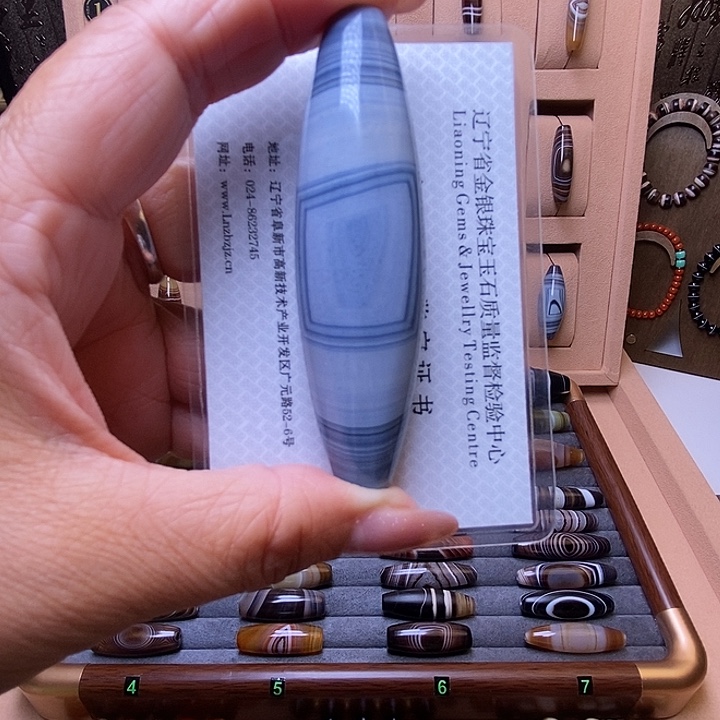 扎***哥玛瑙/玉髓未镶嵌颈饰