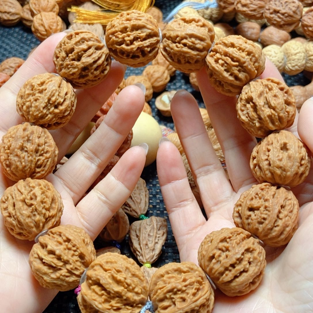 文玩核桃手串绣球