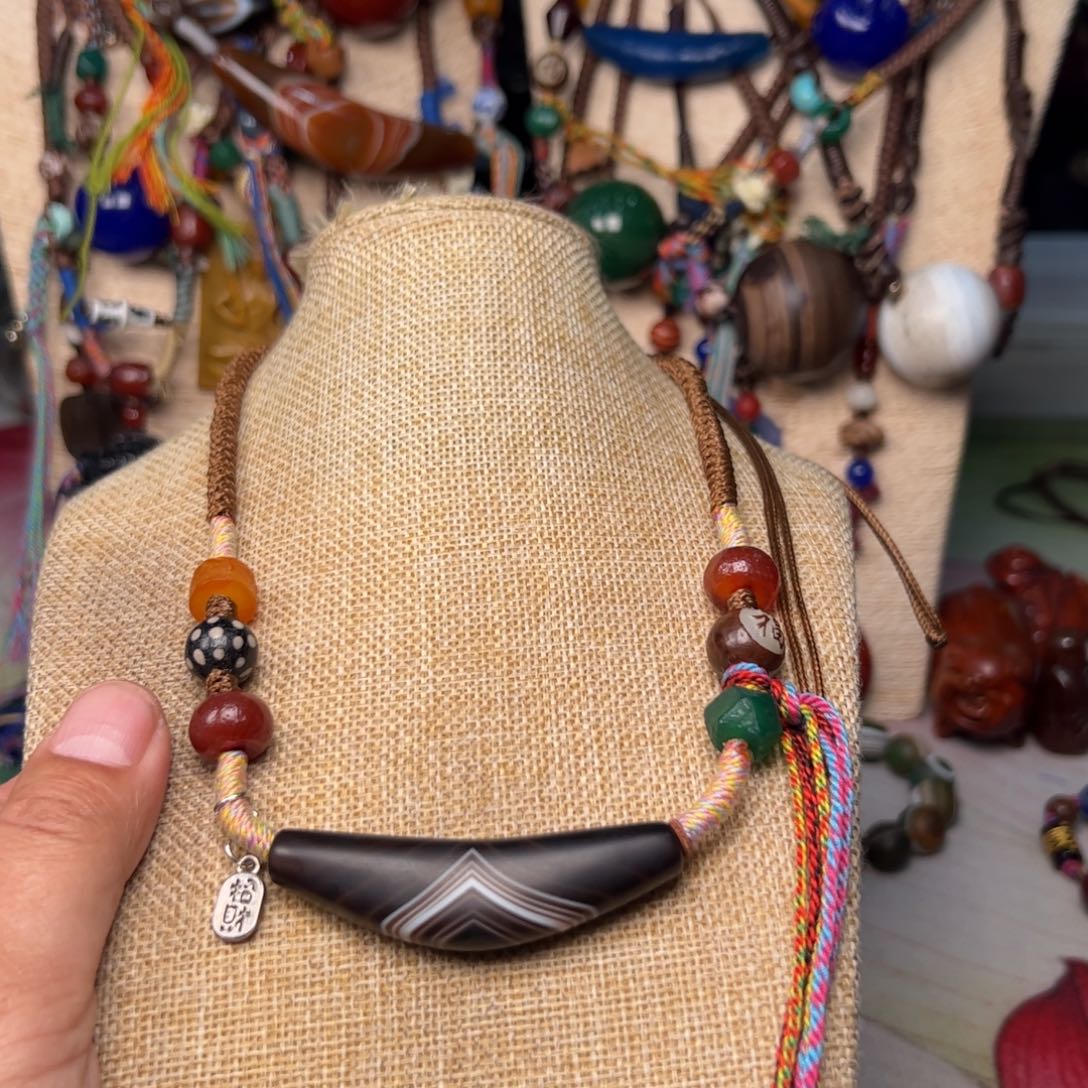 玛瑙/玉髓颈饰未镶嵌