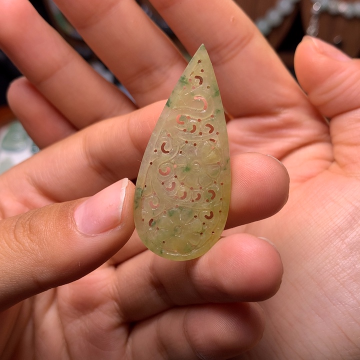 定制翡翠未镶嵌水滴