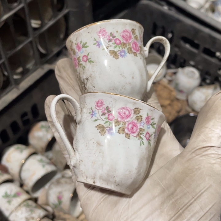 其他盘子碗砂锅都有