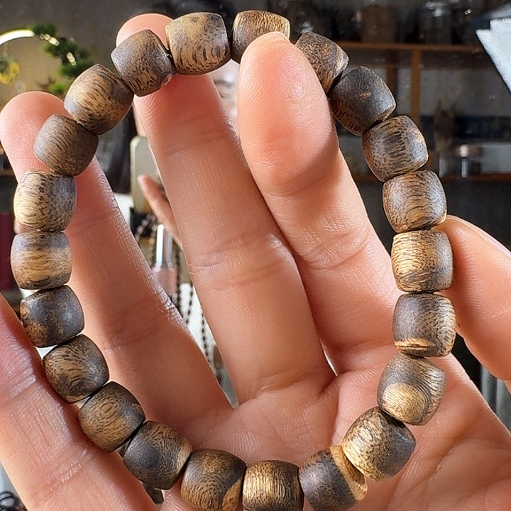 沉香手串海南白棋虫漏留疤鼓珠9m