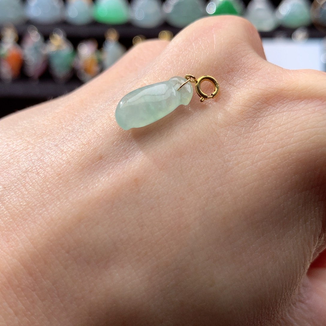 翡翠颈饰18K金镶嵌翡翠