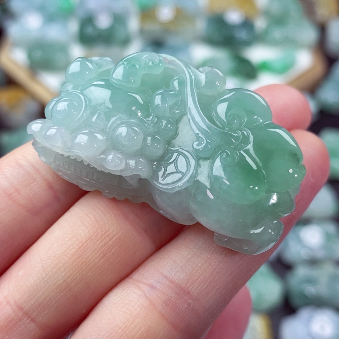 翡翠颈饰未镶嵌天然