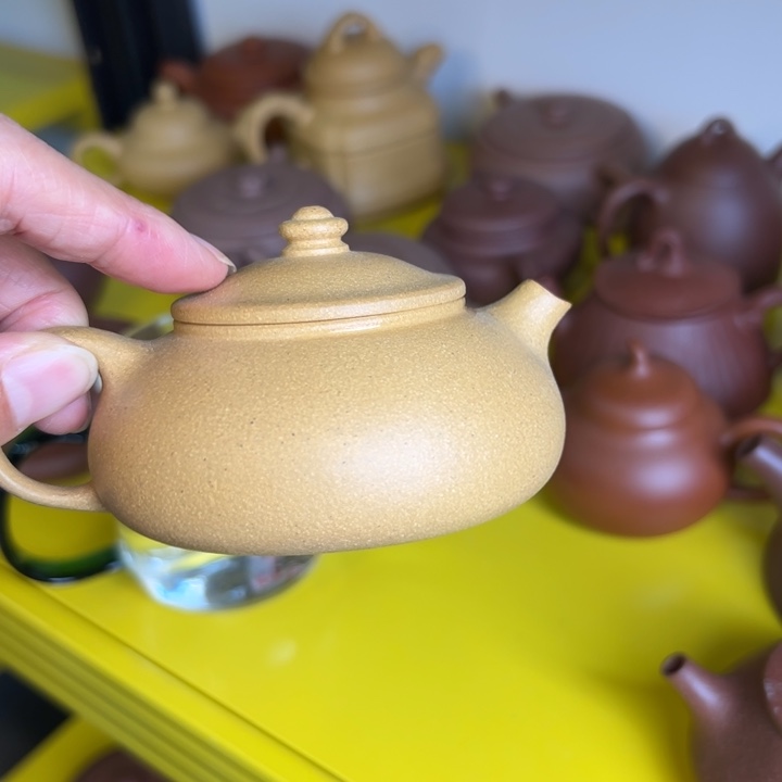 紫砂茶壶黄金寒江150cc