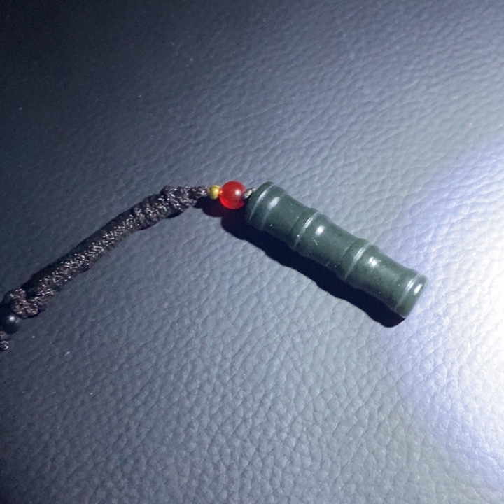 一***线和田玉未镶嵌把件