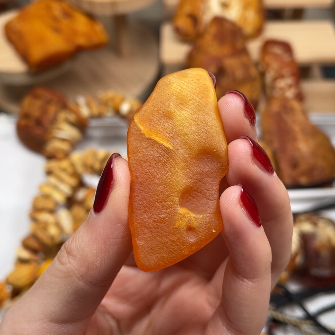 琥珀未镶嵌珠宝奇石