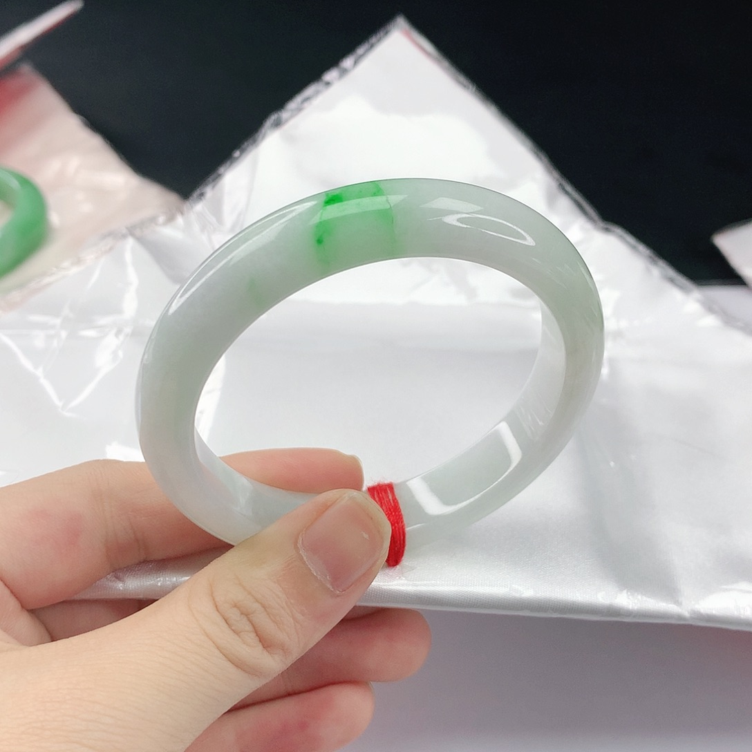 翡翠手镯未镶嵌L****n翡翠359