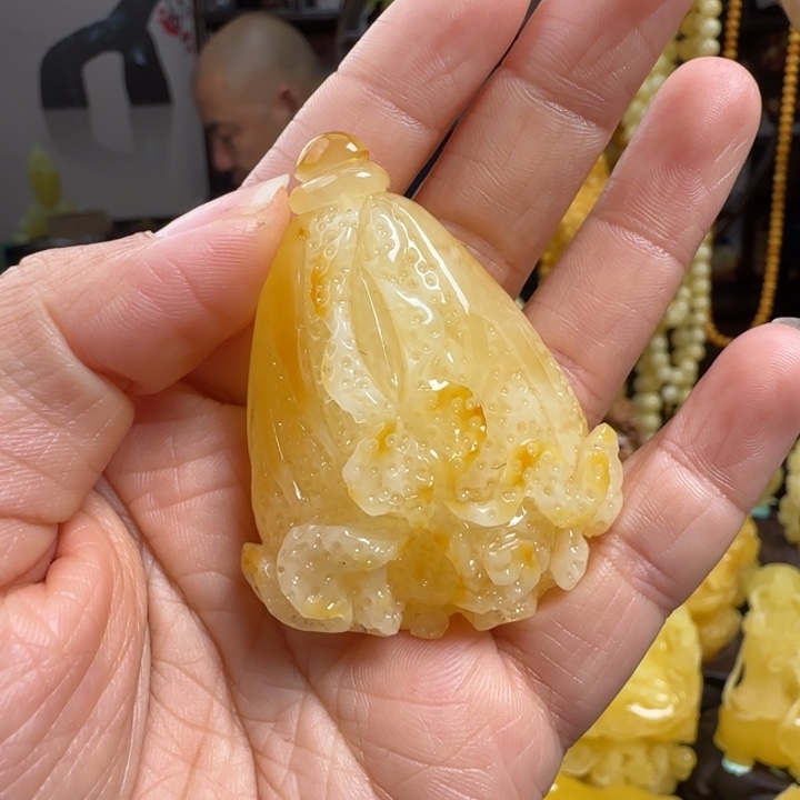 蜜蜡珠宝奇石未镶嵌