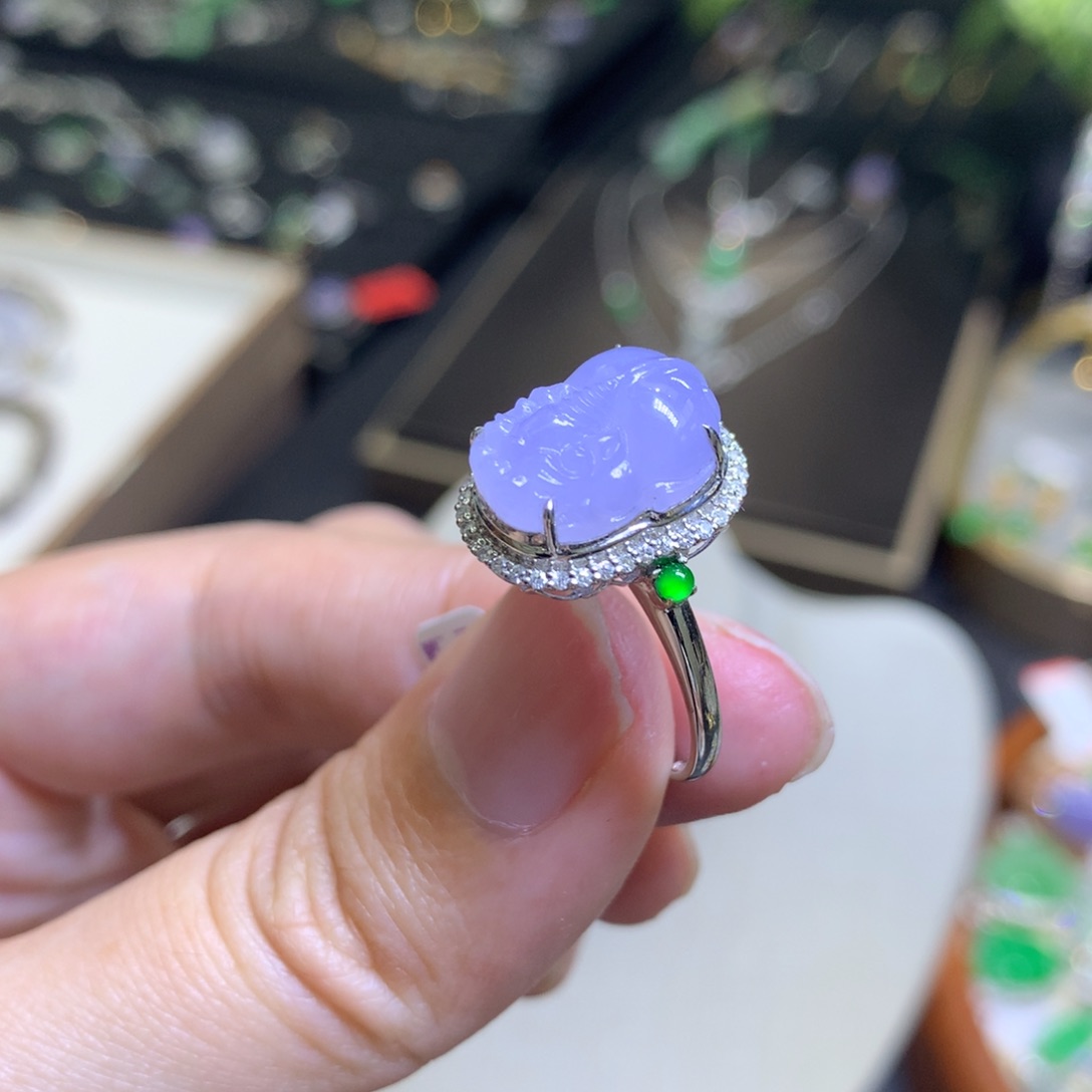 颈饰18K金镶嵌翡翠