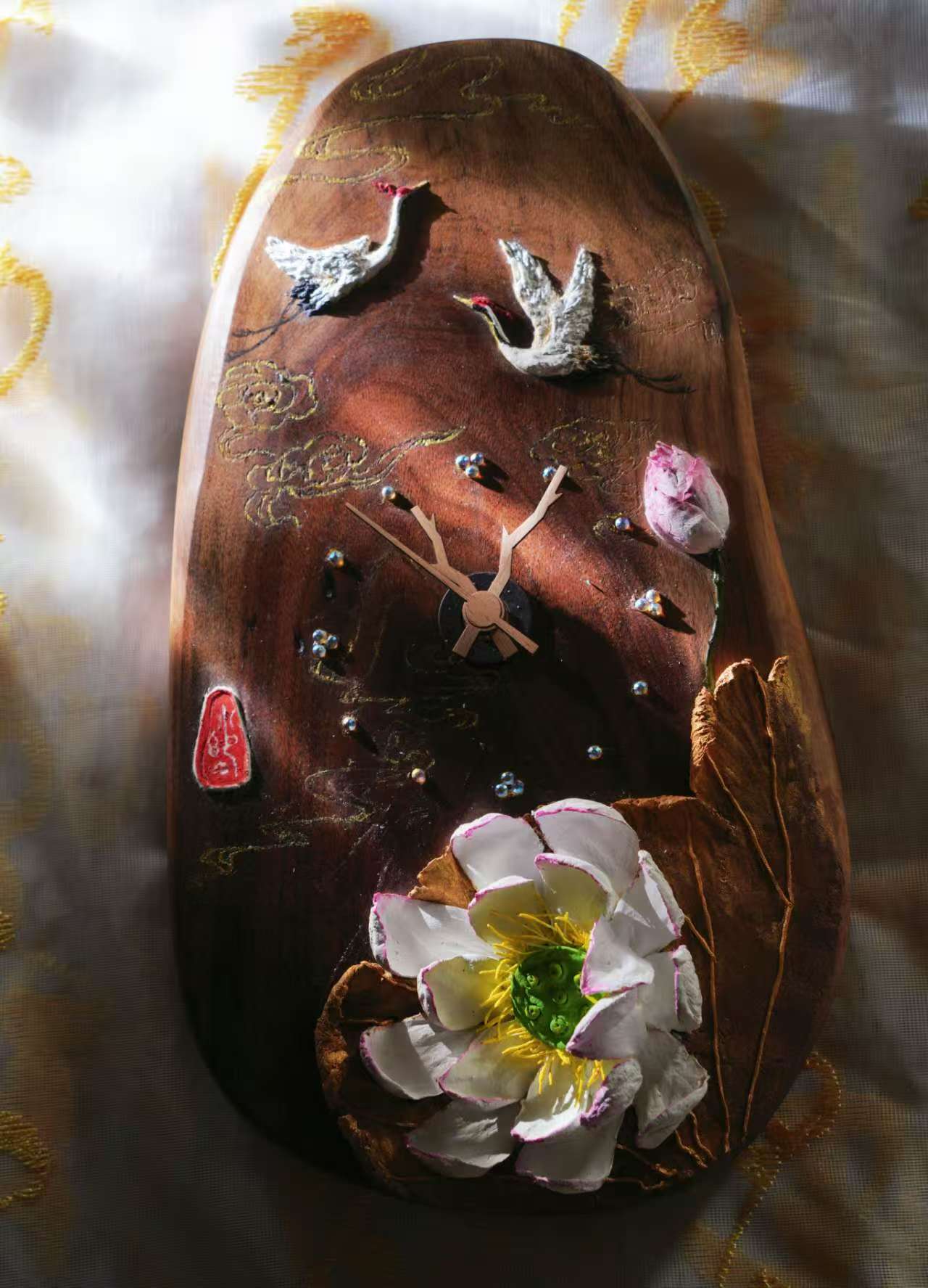 胡桃木挂钟浮雕画手工原创工艺品35*21挂件
