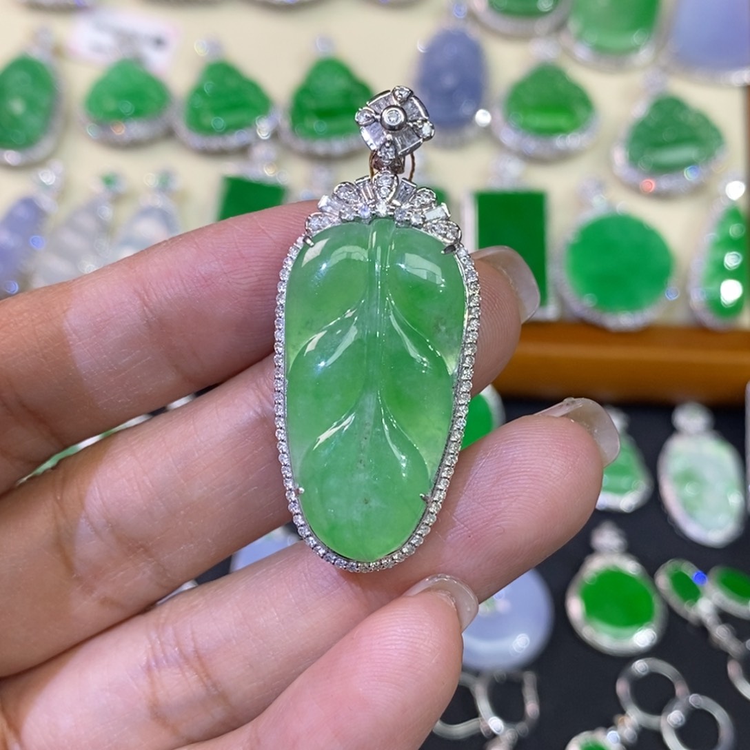 翡翠吊坠(不含链)18K金镶嵌吊坠