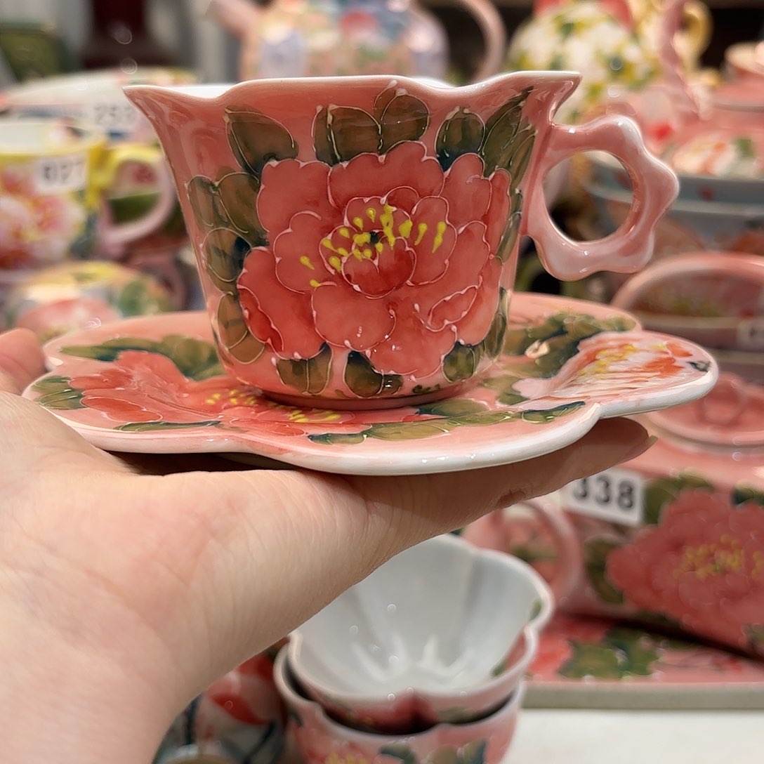 瓷片兔兔盖茨。兔兔好