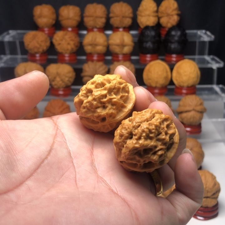 文玩核桃吊坠1天狮