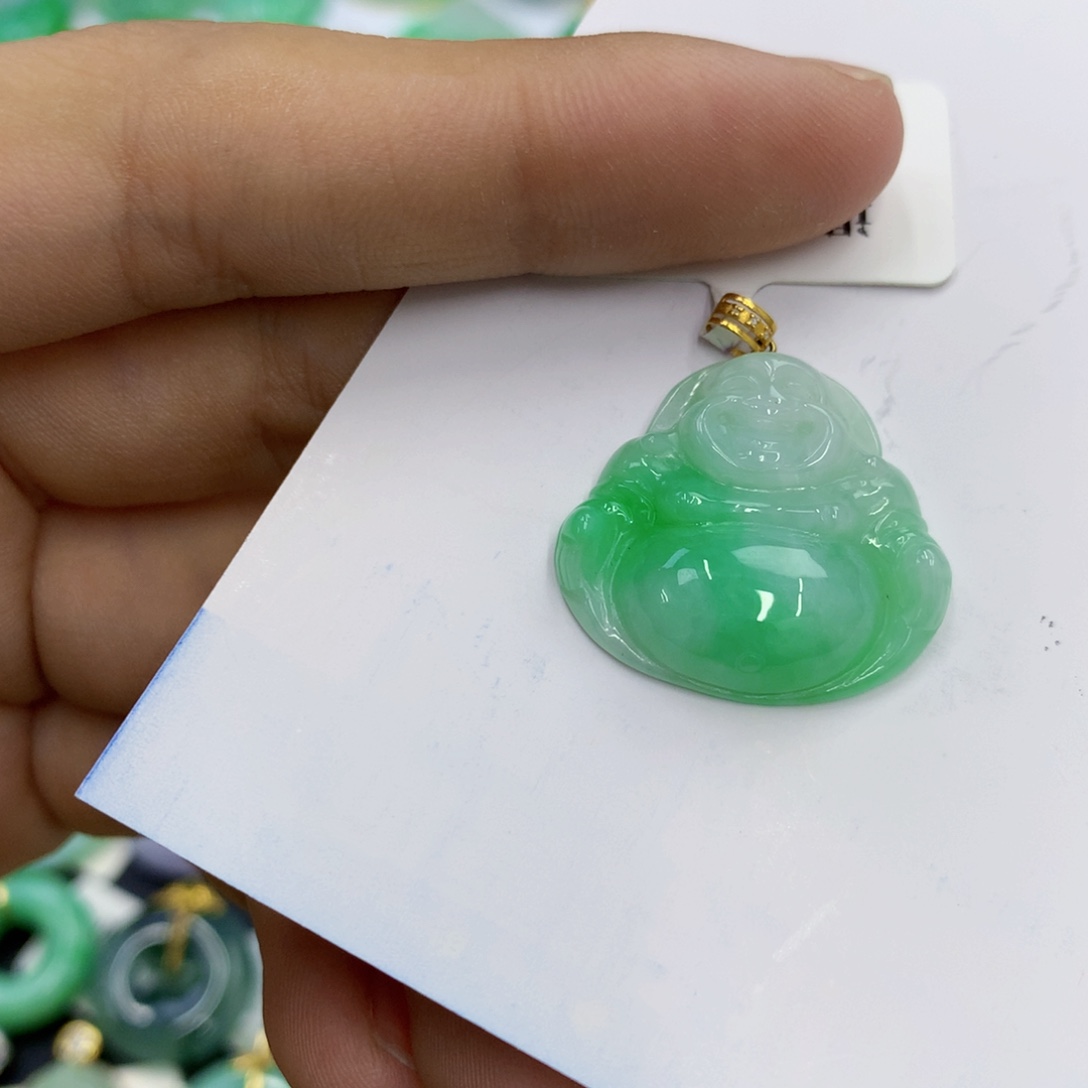 翡翠18K金镶嵌颈饰翡翠