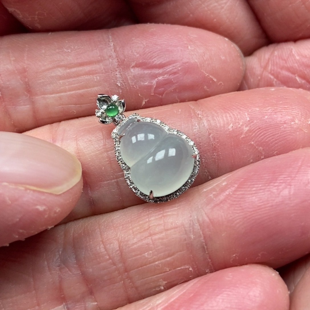 翡翠颈饰18K金镶嵌葫芦