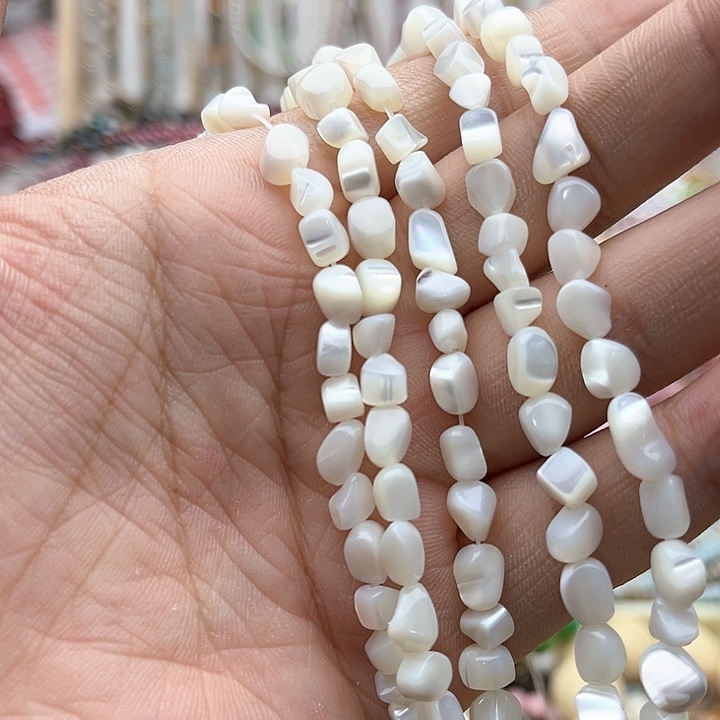 玛瑙/玉髓珠宝半成品未镶嵌一条白蝶贝碎石