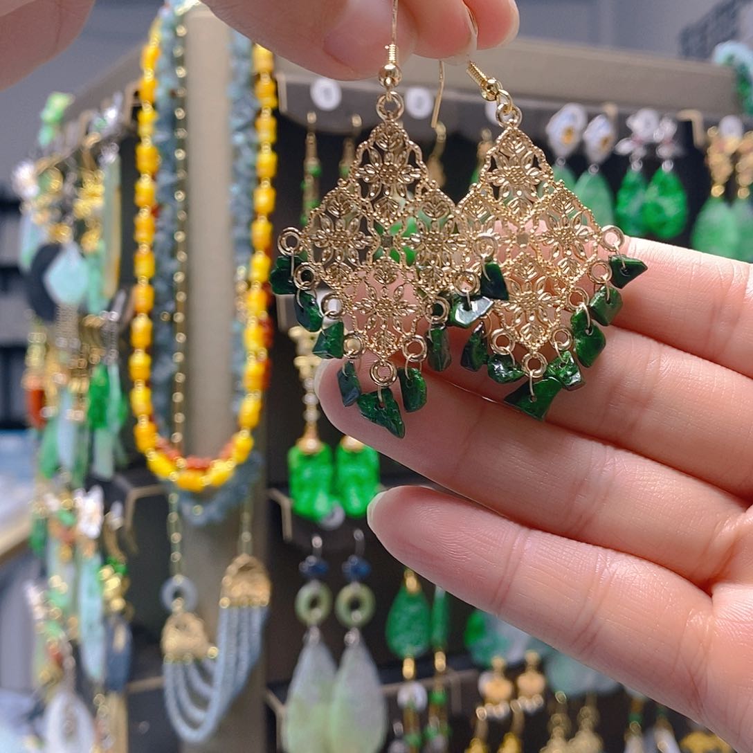 未镶嵌翡翠耳饰翡翠