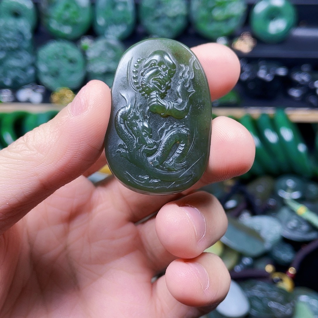 和田玉未镶嵌珠宝半成品