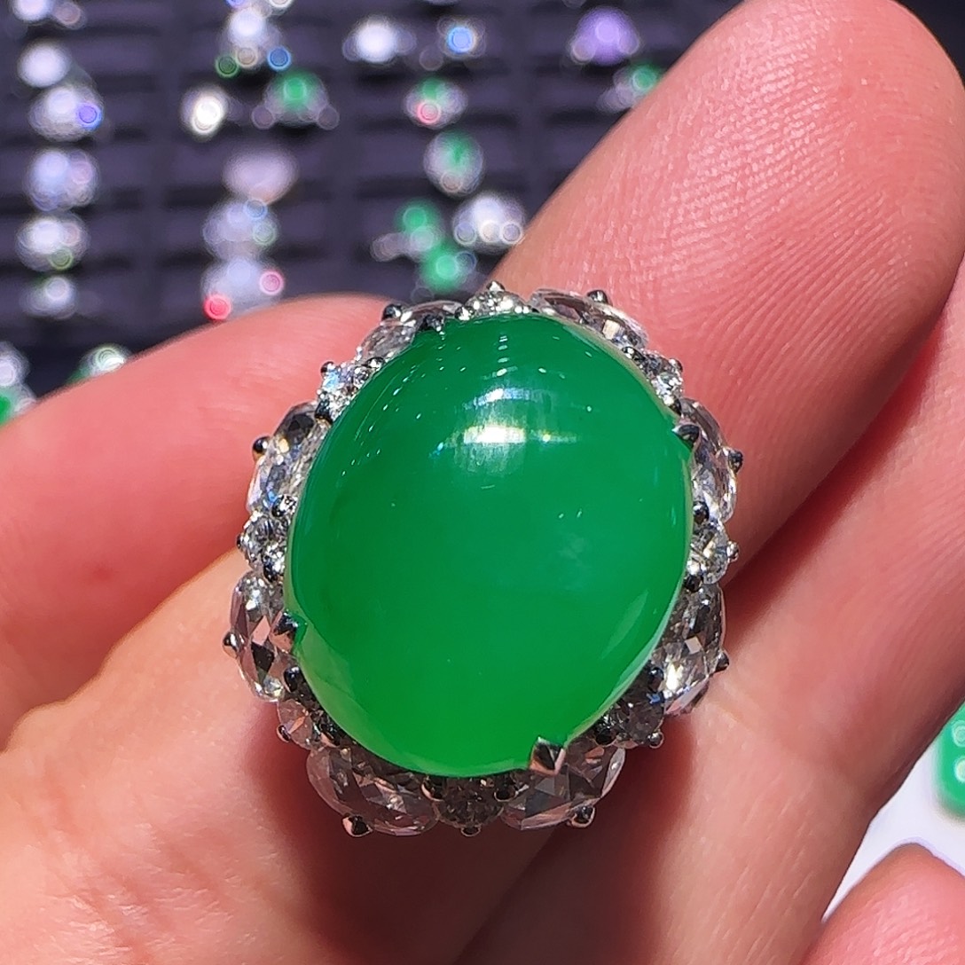 翡翠18K金镶嵌耳饰