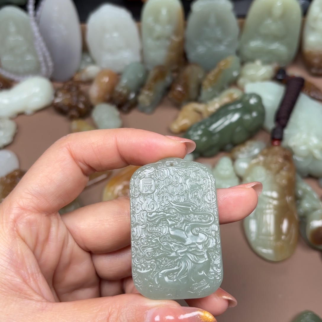 和田玉颈饰未镶嵌