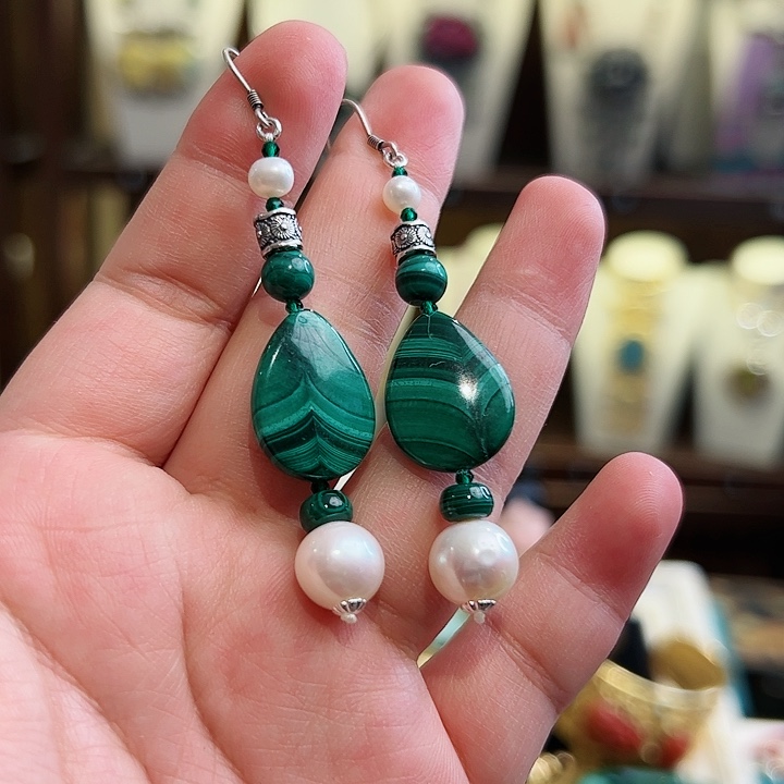 孔雀石颈饰未镶嵌古风