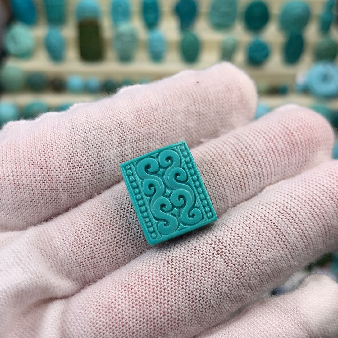 绿松石未镶嵌珠宝奇石