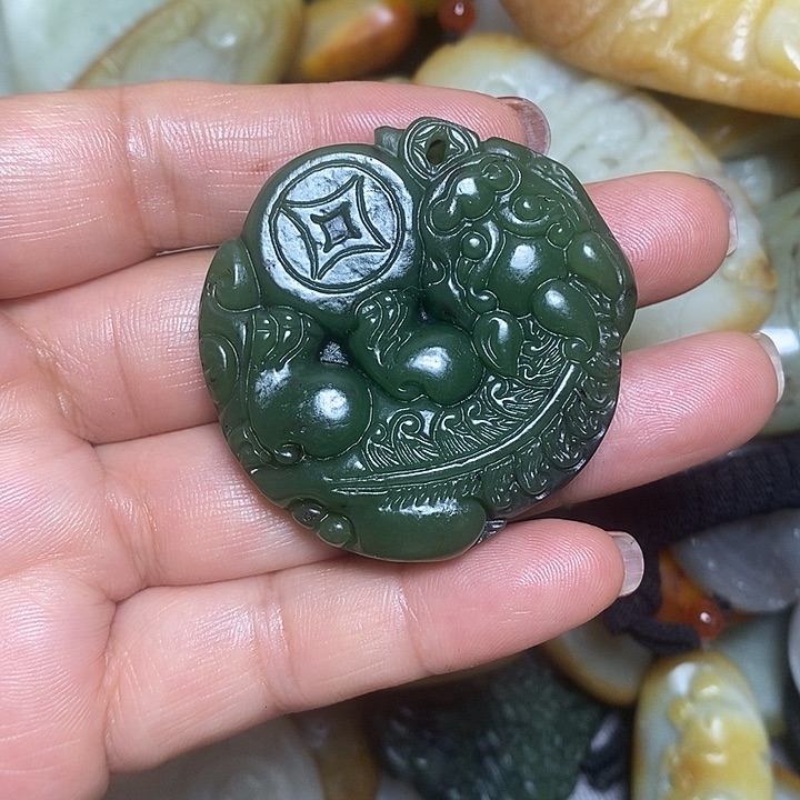 和田玉未镶嵌挂件