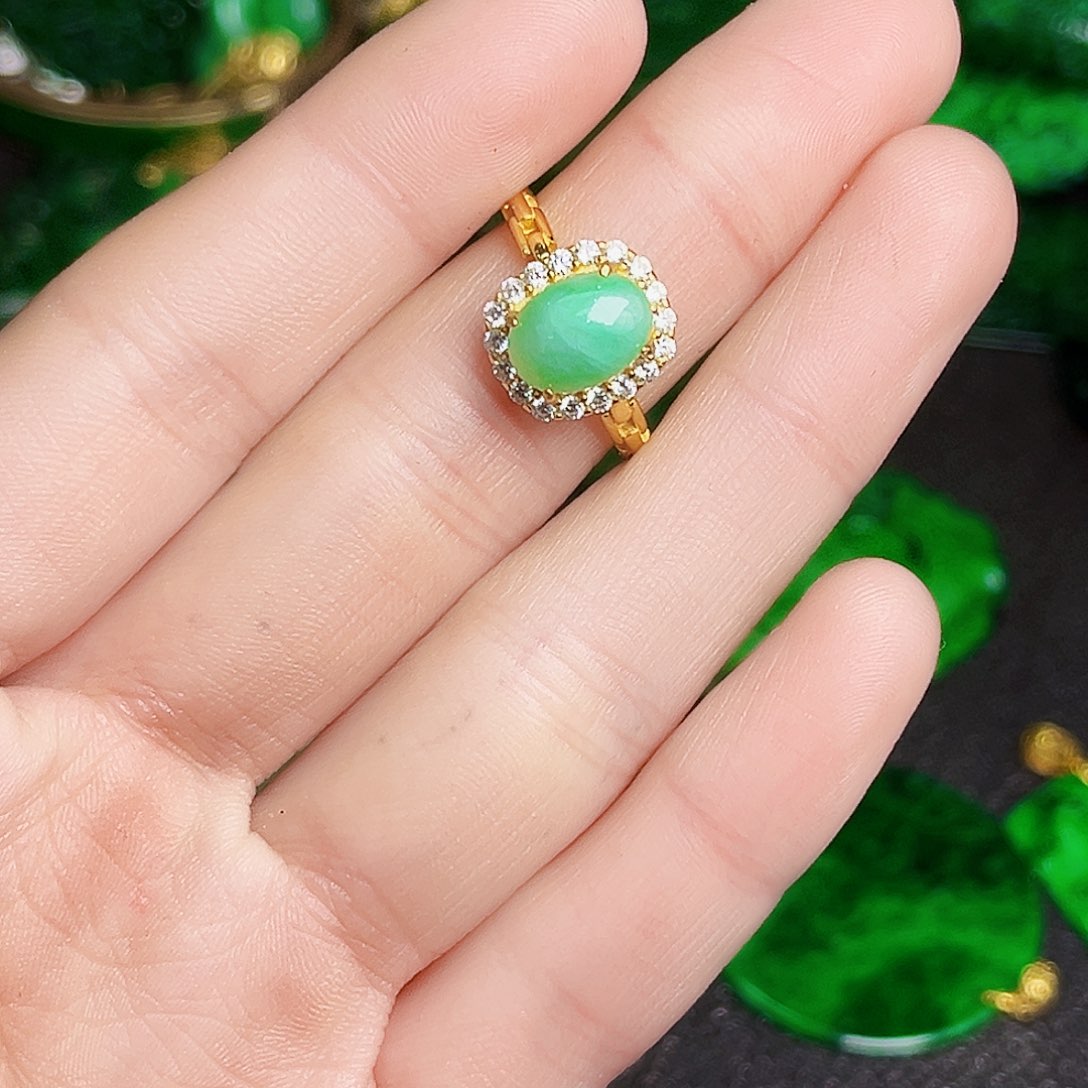 颈饰未镶嵌翡翠多样性