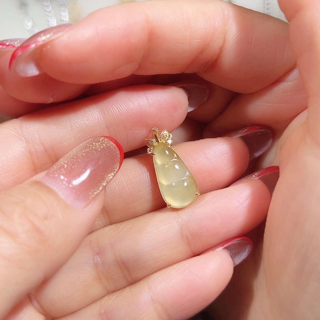 翡翠吊坠(不含链)18K金镶嵌