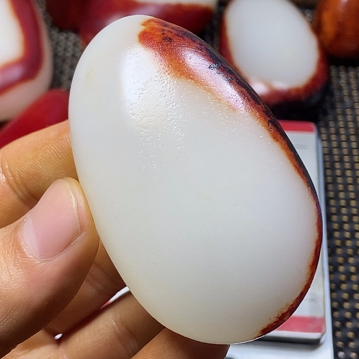 和田玉未镶嵌把件