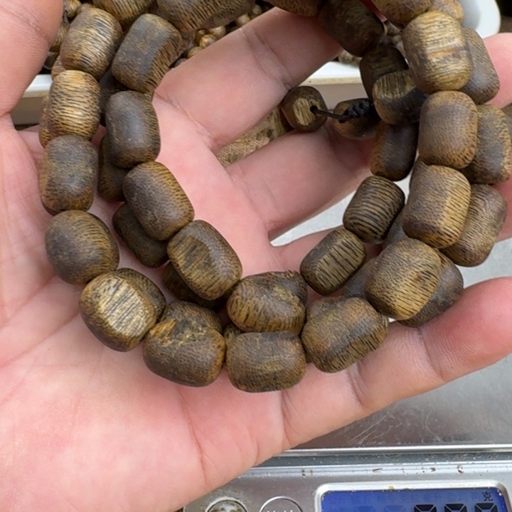 ****雨手串沉香张勺子手串38克