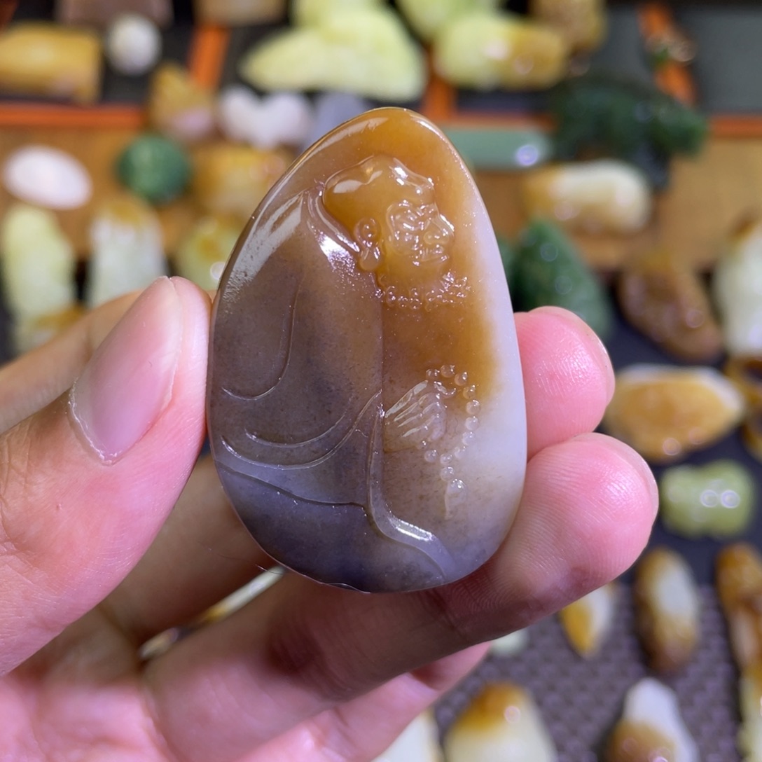 颈饰未镶嵌和田玉且末糖白楼兰三色达摩吊坠