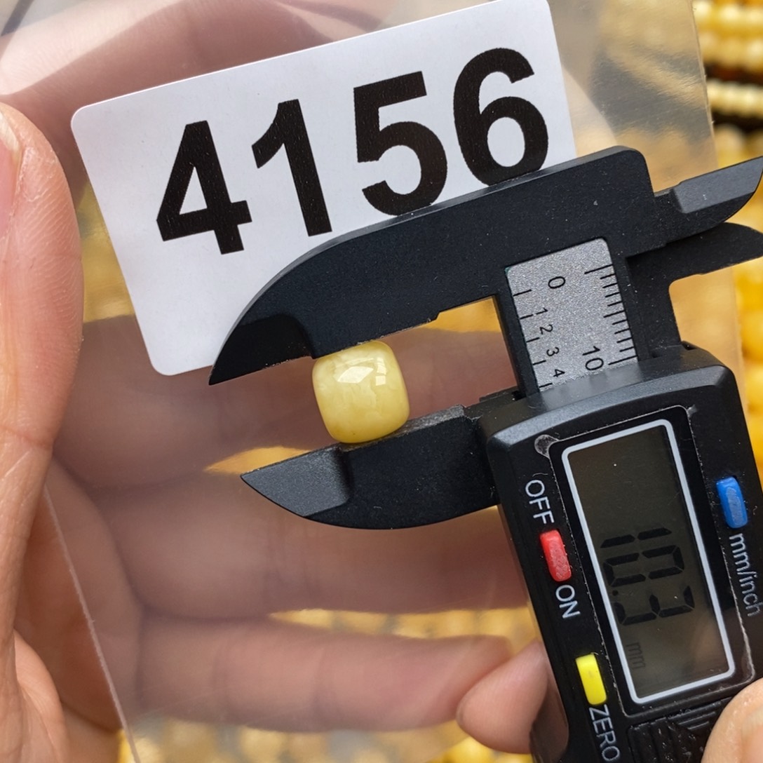 蜜蜡珠宝奇石未镶嵌