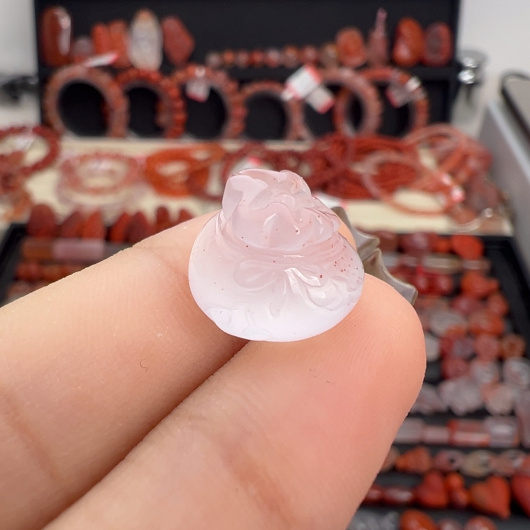 南红玛瑙钛钢颈饰福袋