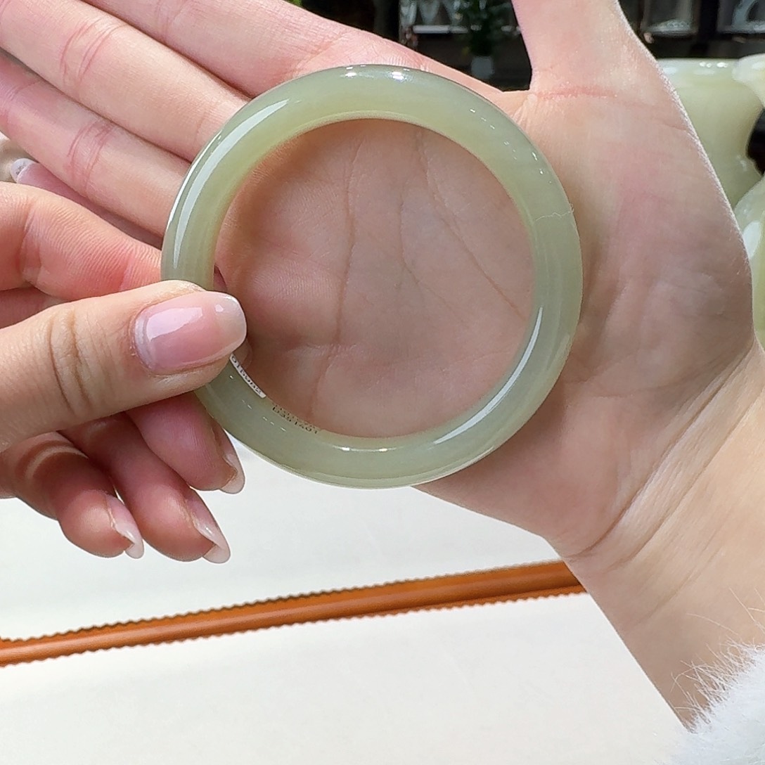 和田玉手镯未镶嵌56