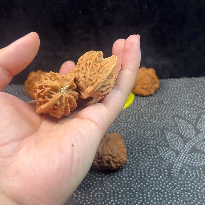 那是他不让走我在外面吃饭啊