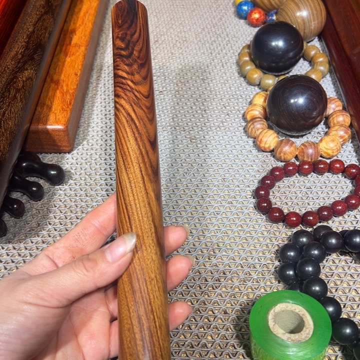 烟***江东非黑黄檀（紫光檀）瑕疵