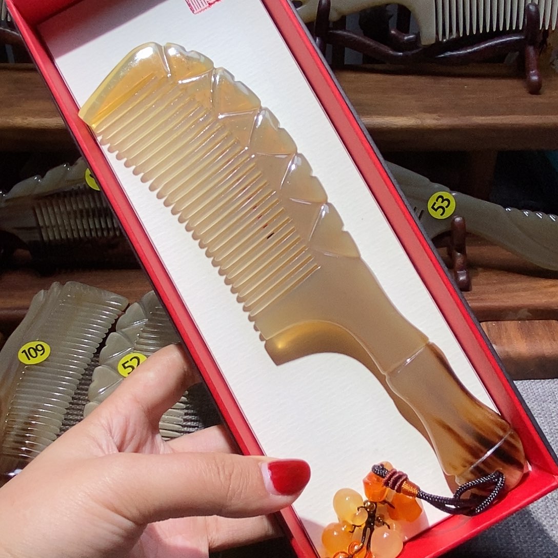 0143 枫叶牛角梳牛角梳