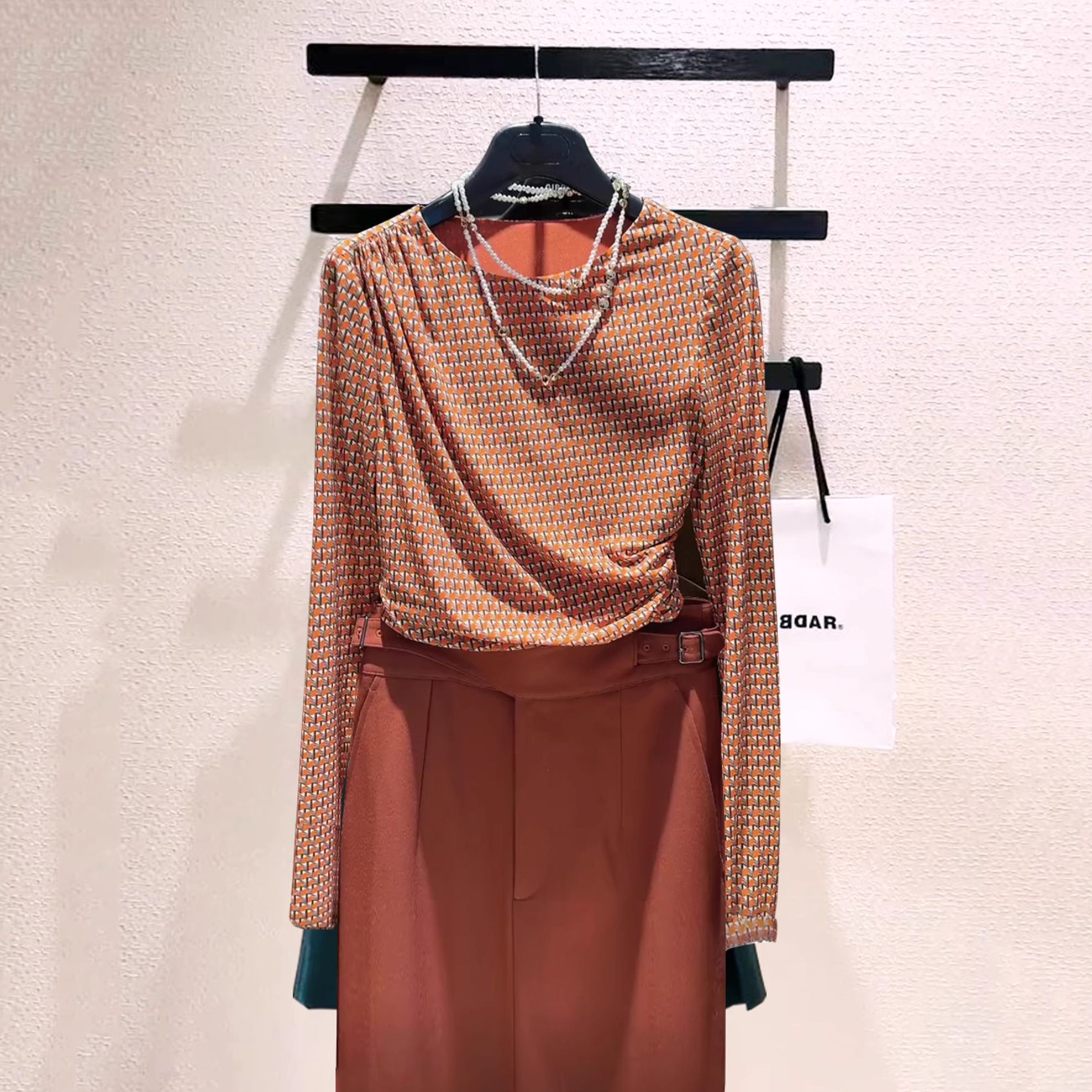 【商场同款】25秋季新款女装一字领褶皱网纱打底衫纱衣上衣1301010